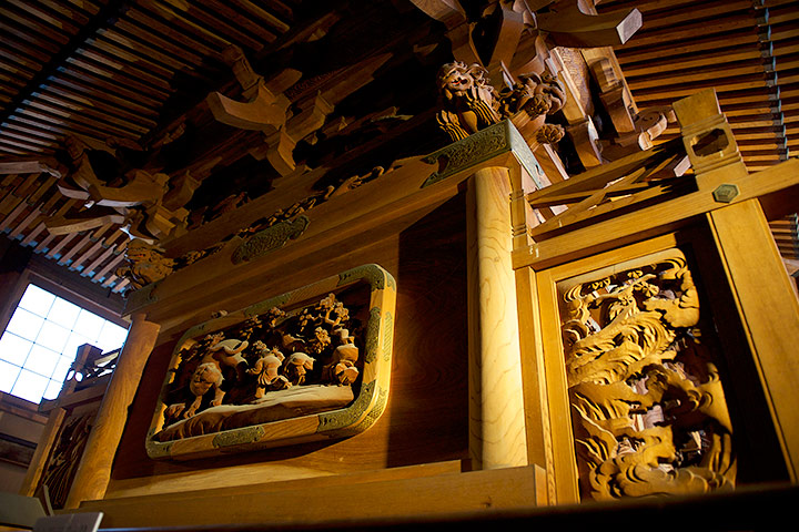 増毛神社の彫刻